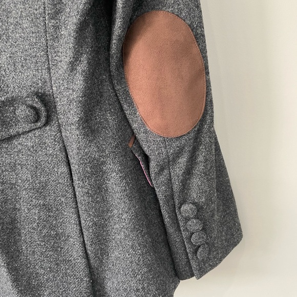 Karin Miller Hamburg wool coat with buckles - Picture 7 of 13